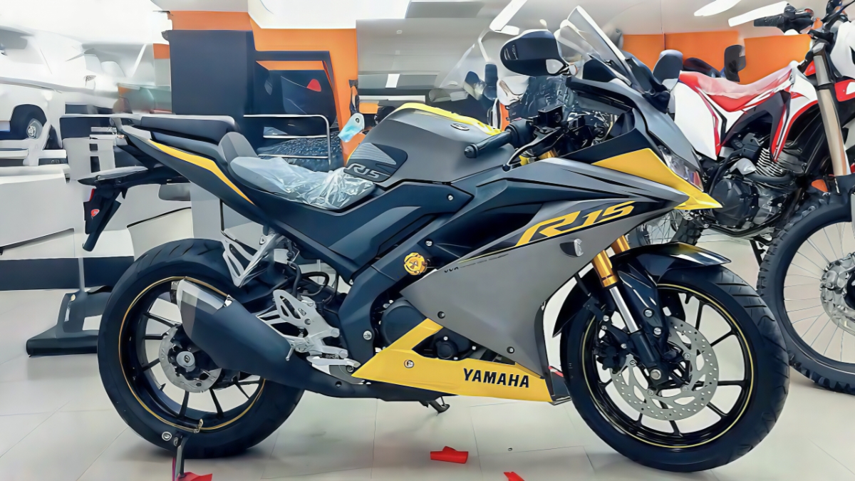 Yamaha R15 V4